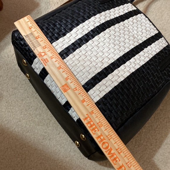 Weave black & white handbag - Picture 5 of 8